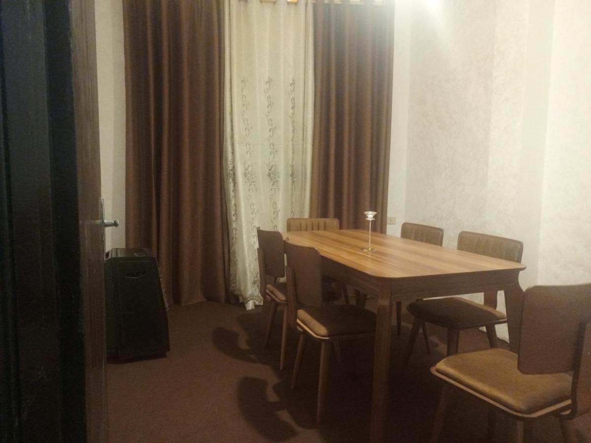 Jarajreh Apartments/ Hotel Ель-Карак Екстер'єр фото